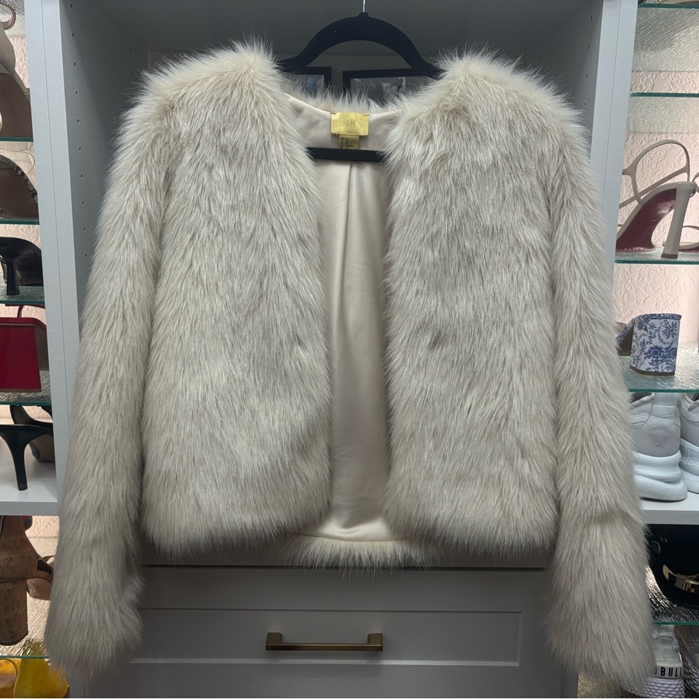 Elegant Cream Faux Fur Jacket